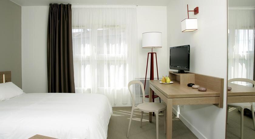 Terres De France - Appart'Hotel Quimper Bretagne Экстерьер фото