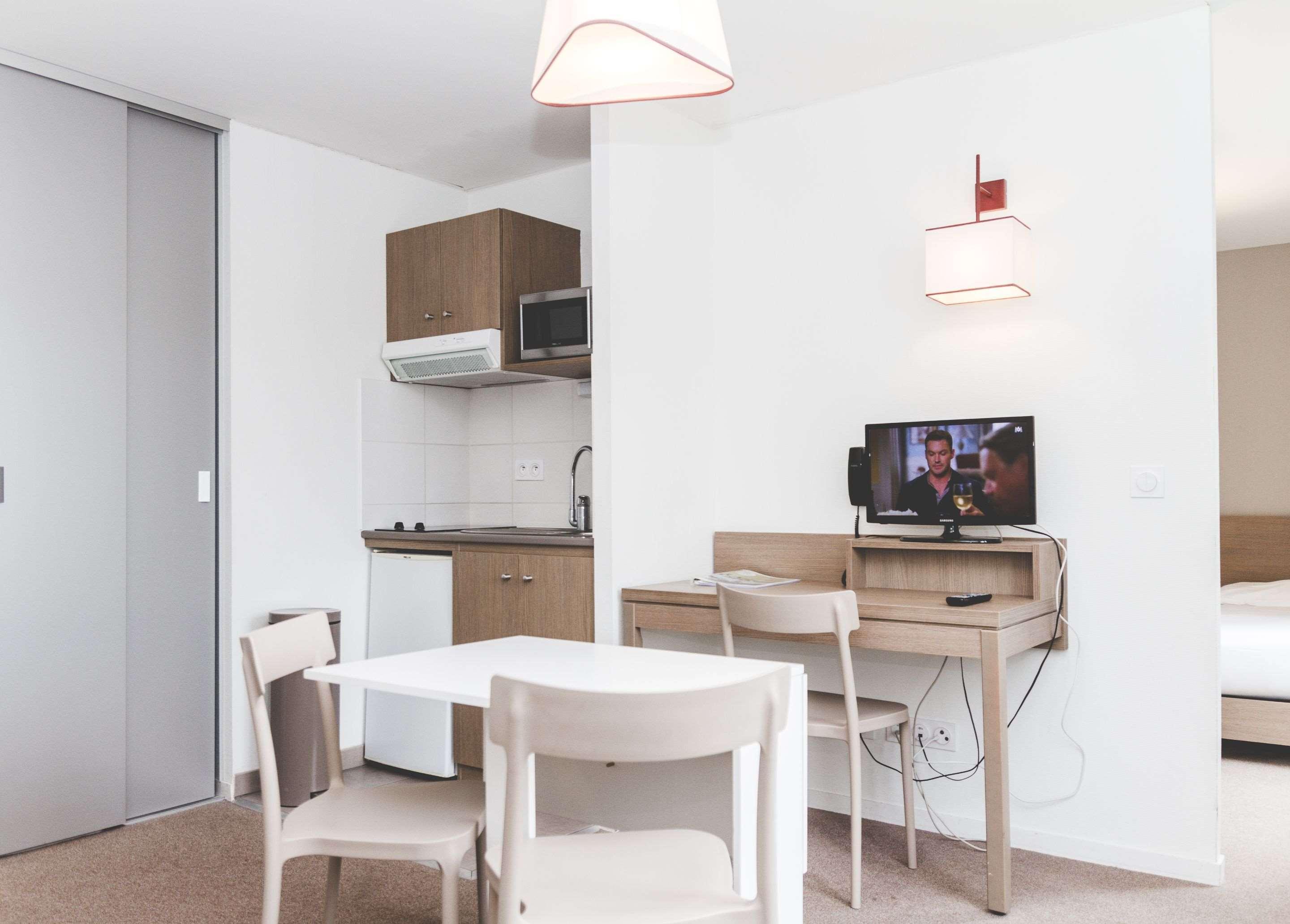 Terres De France - Appart'Hotel Quimper Bretagne Экстерьер фото